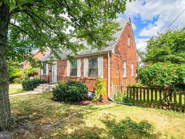 2301 N Edison Street, Arlington VA 22207