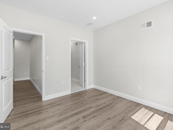 2002 S Hemberger Street, Philadelphia PA 19145