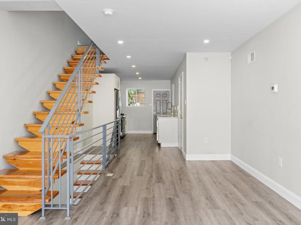 2002 S Hemberger Street, Philadelphia PA 19145