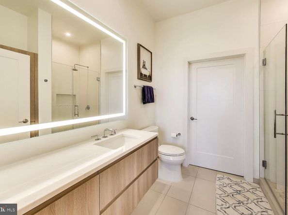 701 Swann Avenue 507, Alexandria VA 22301