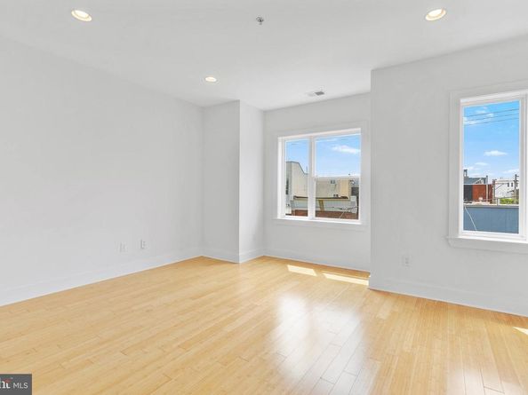 2103 E Susquehanna Avenue, Philadelphia PA 19125
