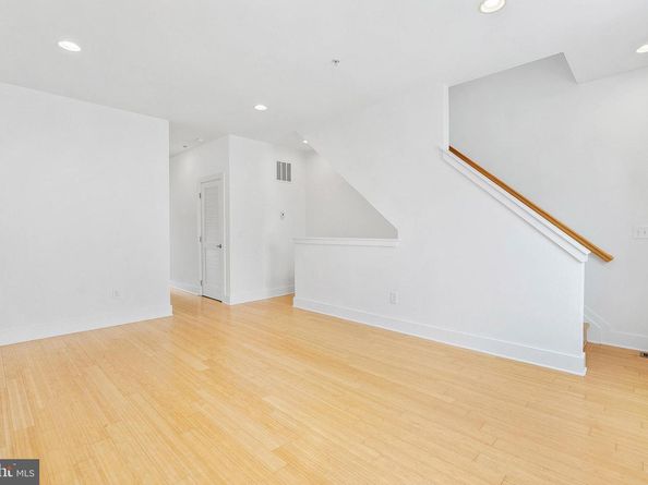 2103 E Susquehanna Avenue, Philadelphia PA 19125