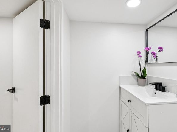 2240 N Howard Street, Philadelphia PA 19133