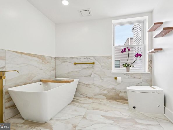 2240 N Howard Street, Philadelphia PA 19133