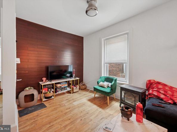 222 Buckingham Place, Philadelphia PA 19104