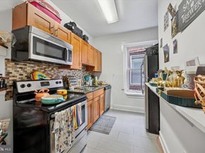222 Buckingham Place, Philadelphia PA 19104