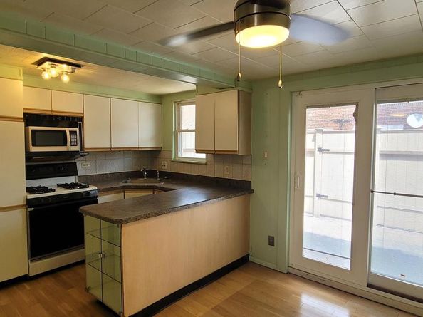 2061 Simon Street, Philadelphia PA 19124