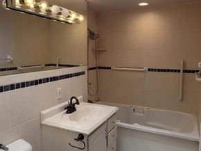 2061 Simon Street, Philadelphia PA 19124