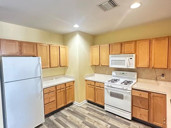 1100 Vine Street 404, Philadelphia PA 19107