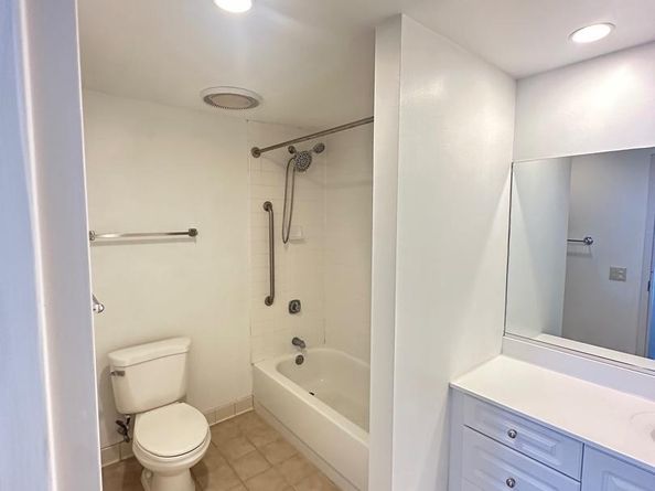 1100 Vine Street 404, Philadelphia PA 19107