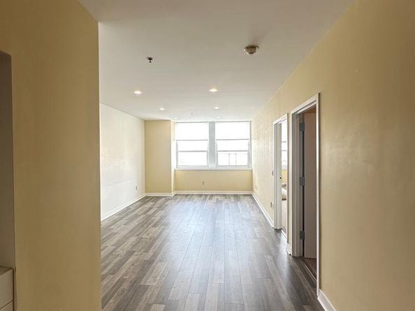 1100 Vine Street 404, Philadelphia PA 19107