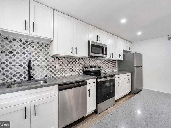 312 Golf Road, Darby PA 19023