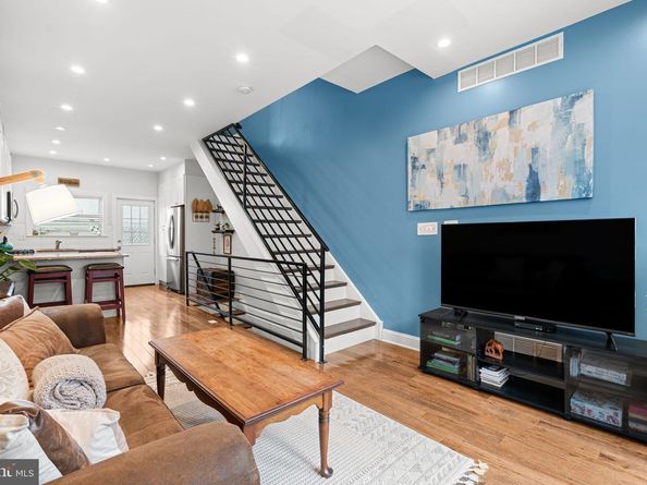 2117 Latona Street, Philadelphia PA 19146