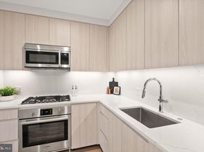 701 Swann Avenue 103, Alexandria VA 22301