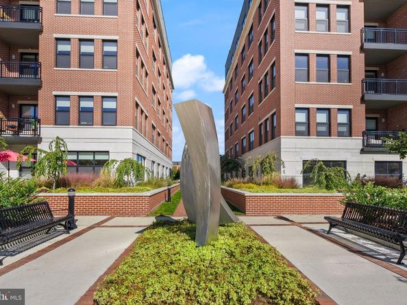 701 Swann Avenue 103, Alexandria VA 22301