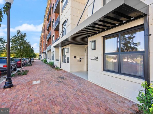 701 Swann Avenue 103, Alexandria VA 22301