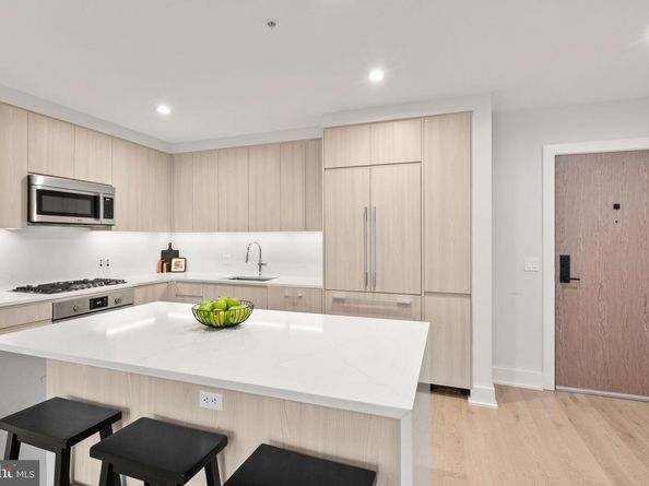 701 Swann Avenue 103, Alexandria VA 22301