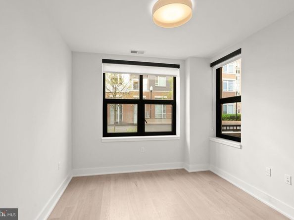 701 Swann Avenue 103, Alexandria VA 22301