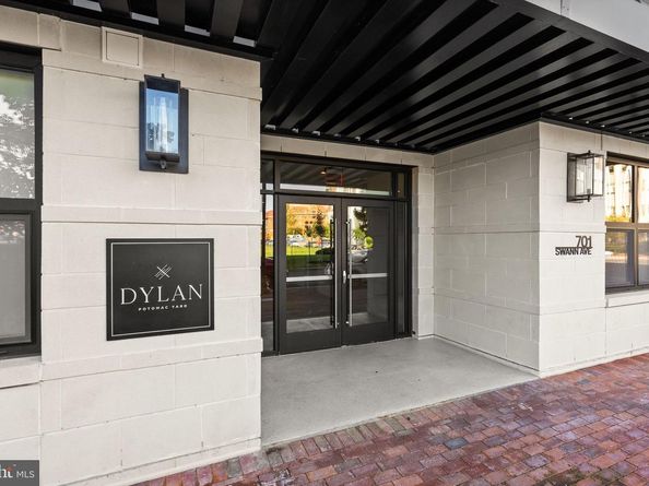 701 Swann Avenue 103, Alexandria VA 22301