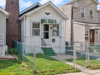 128 E Cooke Avenue