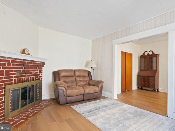 128 E Cooke Avenue, Glenolden PA 19036