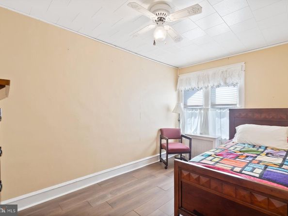 128 E Cooke Avenue, Glenolden PA 19036