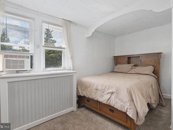 128 E Cooke Avenue, Glenolden PA 19036