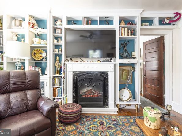221 S Easton Road, Glenside PA 19038