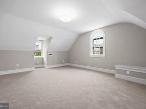 200 Hilldale Road, Villanova PA 19085