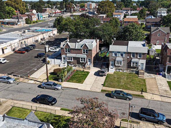 2013 Fuller Street, Philadelphia PA 19152