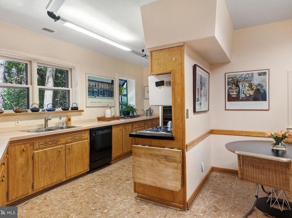 4145 Timber Lane, Philadelphia PA 19129