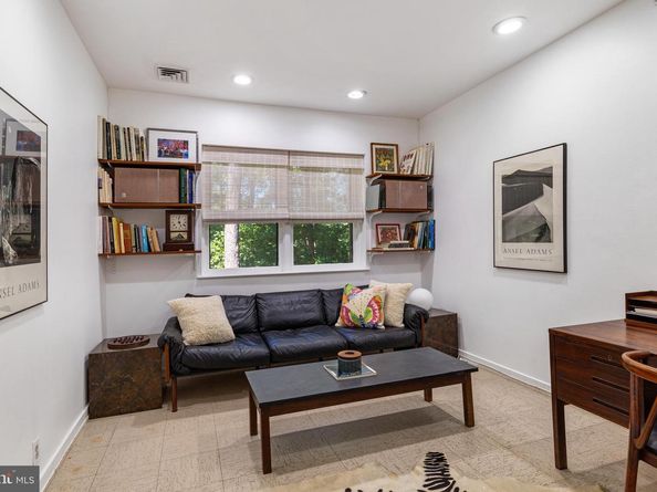 4145 Timber Lane, Philadelphia PA 19129