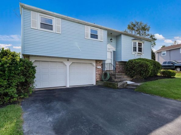 949 Marshall Drive, Warminster PA 18974