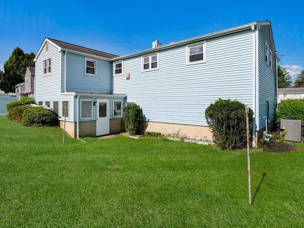 949 Marshall Drive, Warminster PA 18974