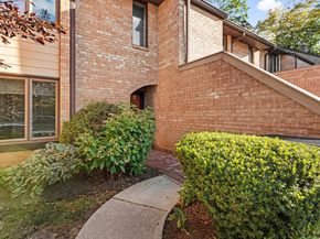131 Woodgate Lane 21, Paoli PA 19301