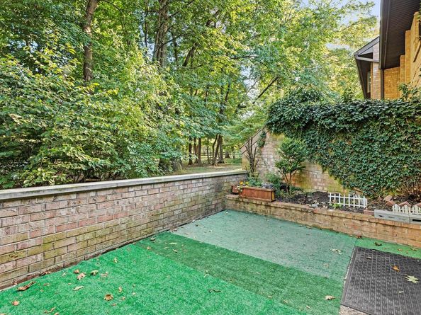 131 Woodgate Lane 21, Paoli PA 19301