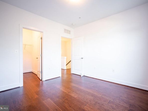 2215 Richmond Highway 101, Alexandria VA 22301