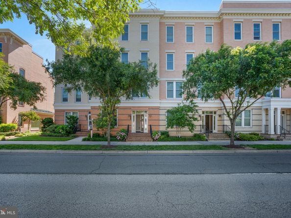 2215 Richmond Highway 101, Alexandria VA 22301