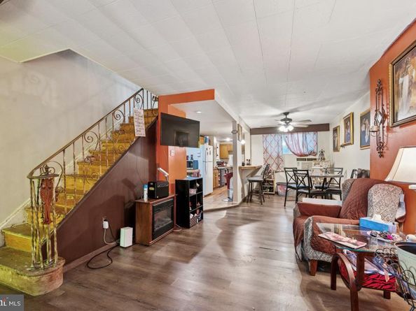 2524 S Robinson Street, Philadelphia PA 19142