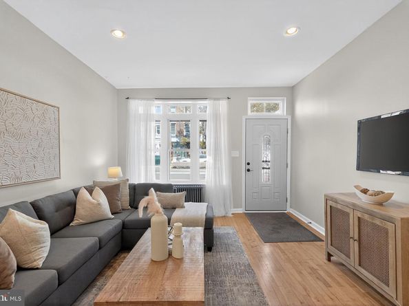 340 W Girard Avenue, Philadelphia PA 19123