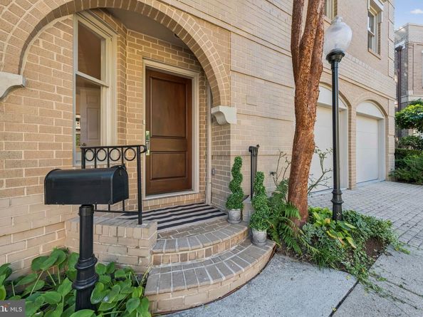 4730 Foxhall Crescent NW, Washington DC 20007
