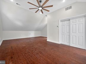 452 Green Lane, Philadelphia PA 19128
