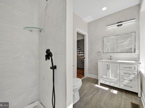452 Green Lane, Philadelphia PA 19128