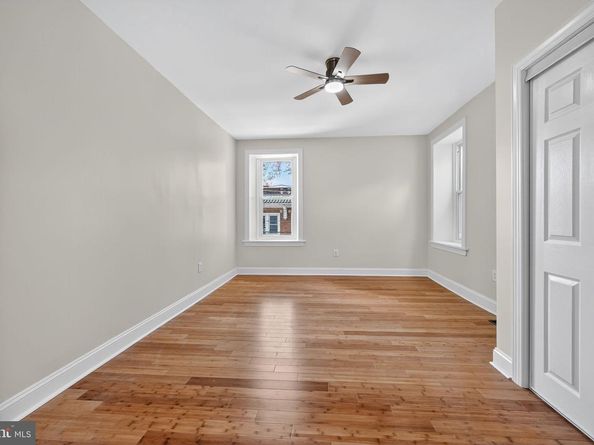 452 Green Lane, Philadelphia PA 19128