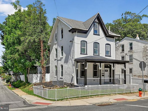 452 Green Lane, Philadelphia PA 19128