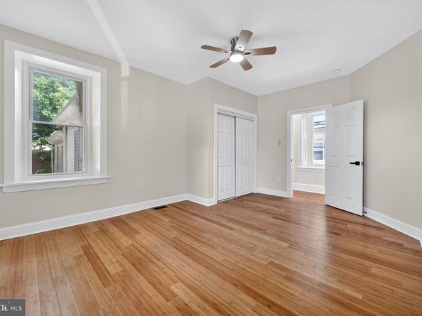 452 Green Lane, Philadelphia PA 19128