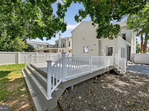 452 Green Lane, Philadelphia PA 19128
