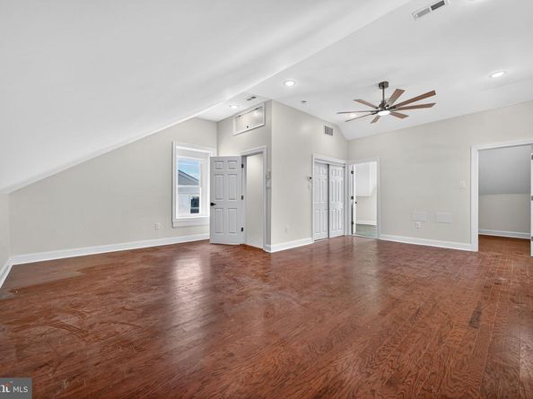 452 Green Lane, Philadelphia PA 19128