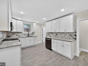 452 Green Lane, Philadelphia PA 19128