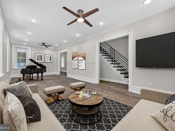 452 Green Lane, Philadelphia PA 19128